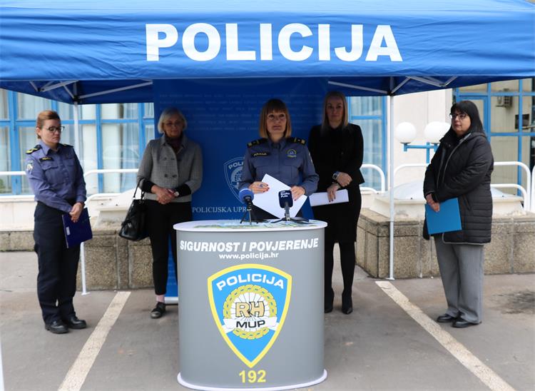 Slika /2021/zaštita djece1.JPG